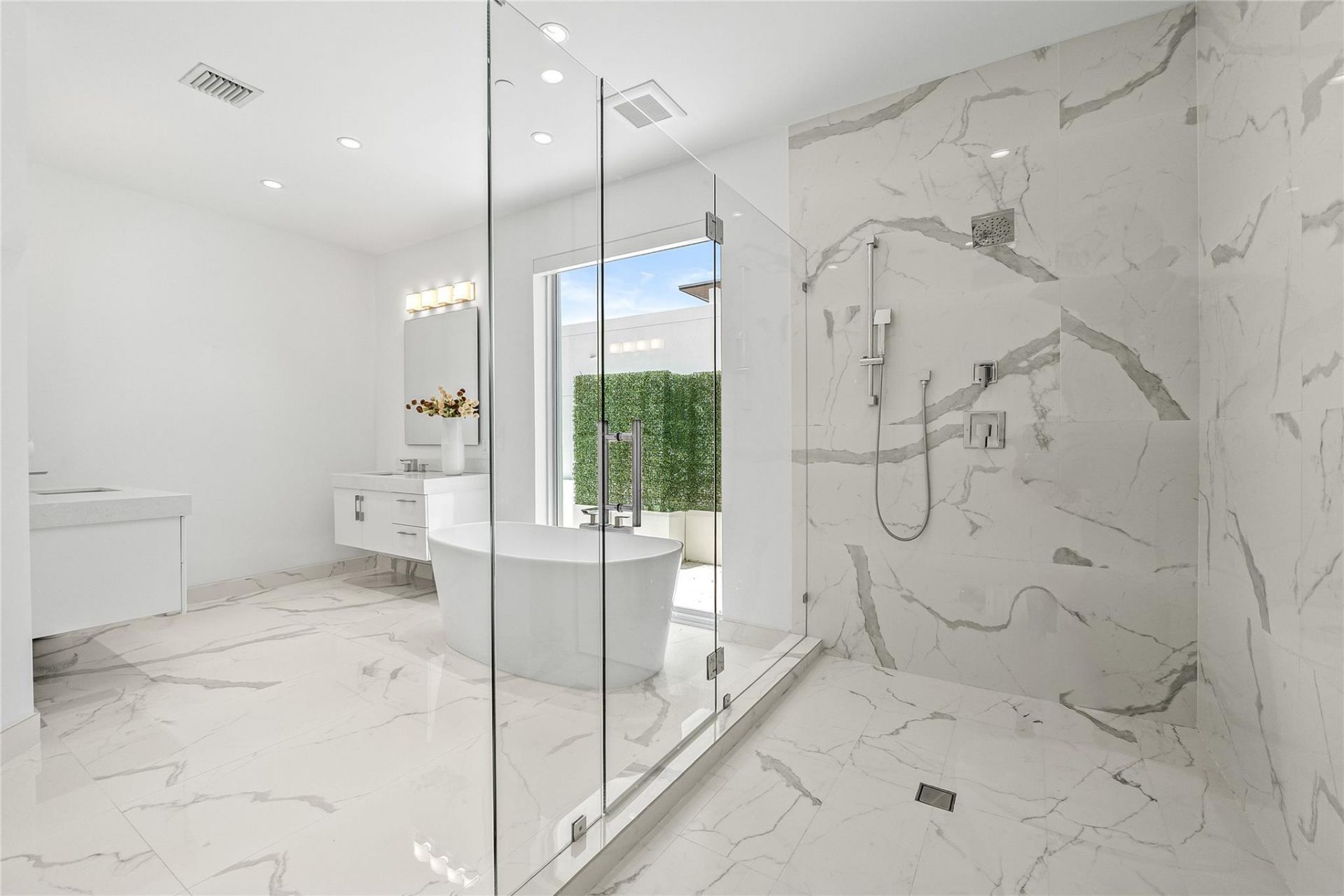 244 Shore Court, Lauderdale by the Sea, FL 33308 Photo