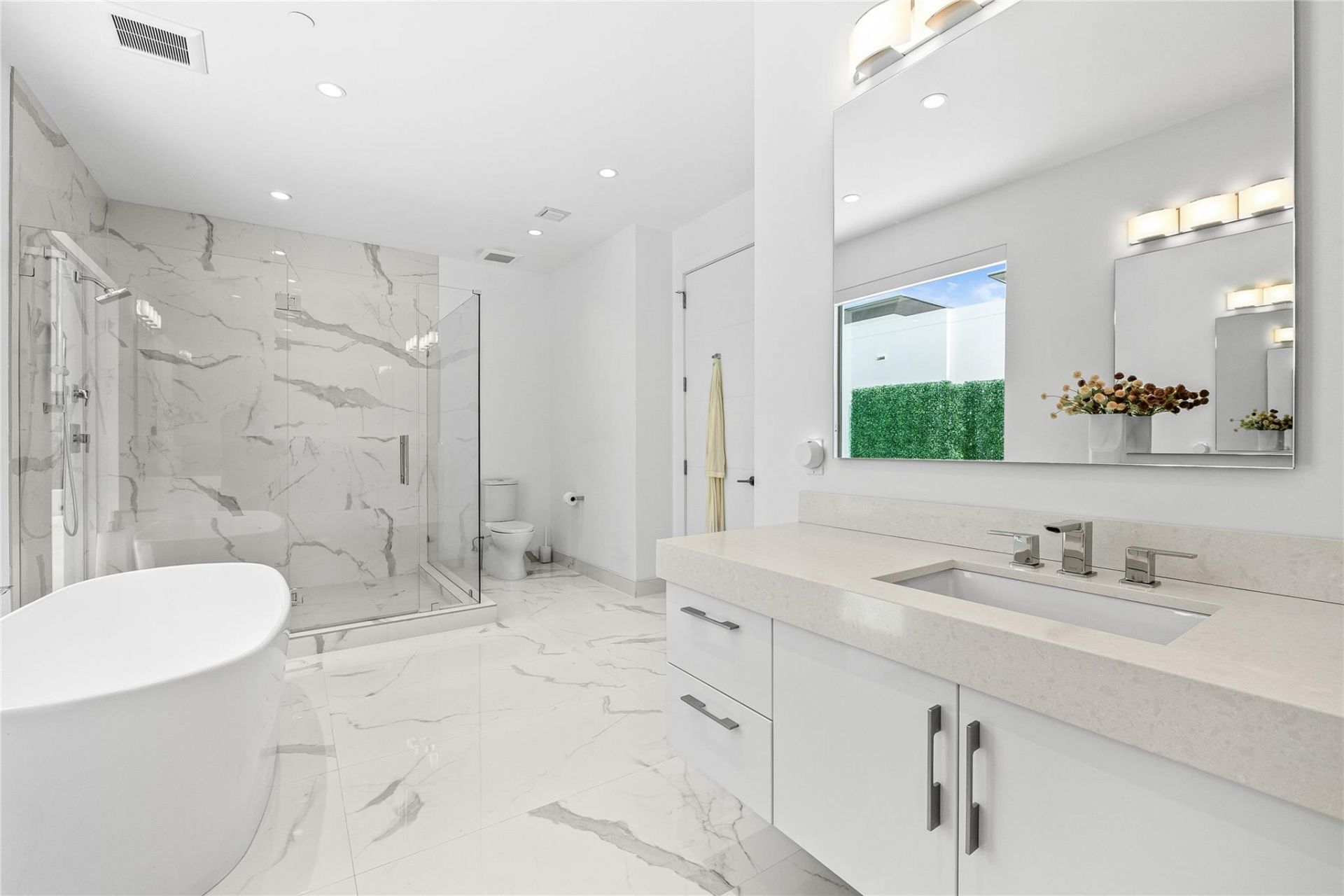 244 Shore Court, Lauderdale by the Sea, FL 33308 Photo