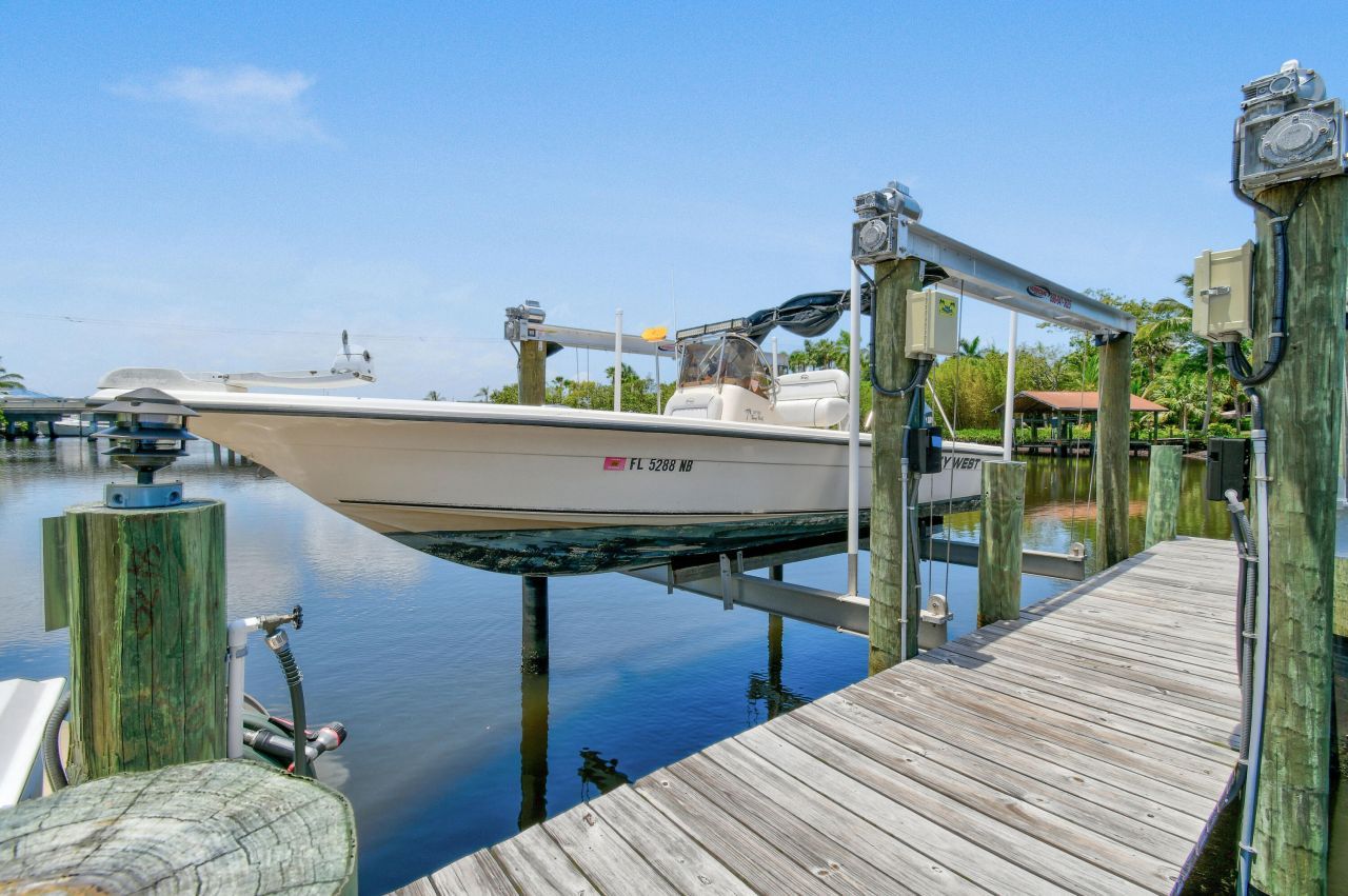 4650 SE Manatee Way, Stuart, FL 34997 Photo