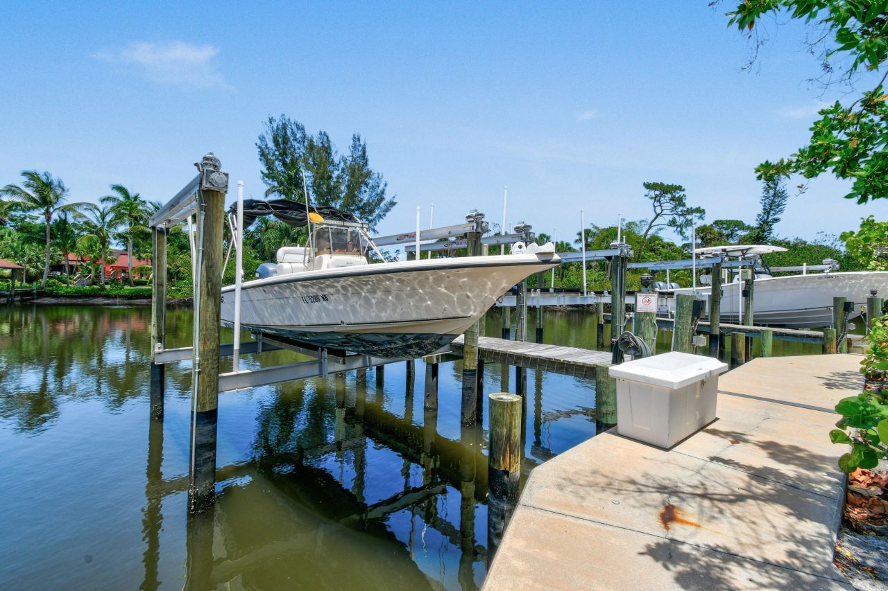 4650 SE Manatee Way, Stuart, FL 34997 Photo