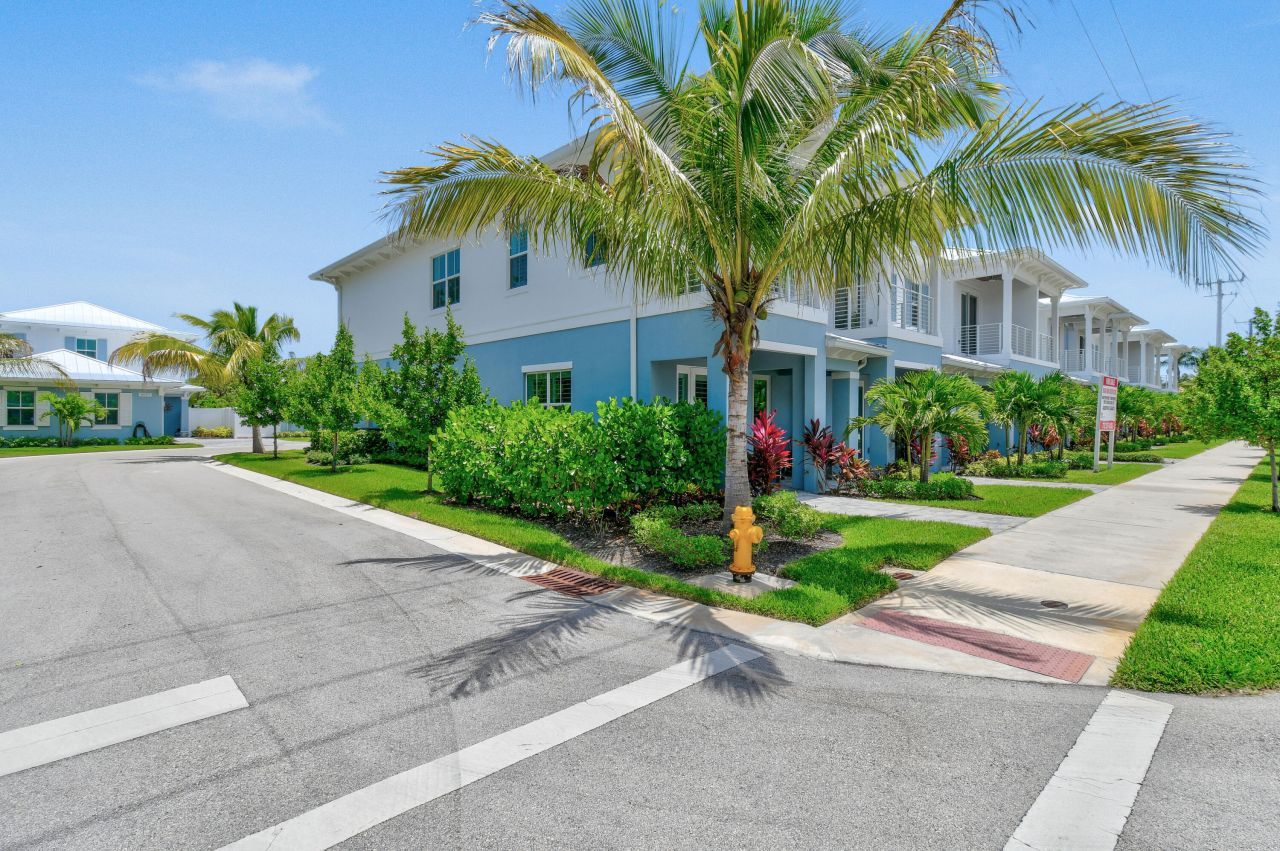 4650 SE Manatee Way, Stuart, FL 34997 Photo