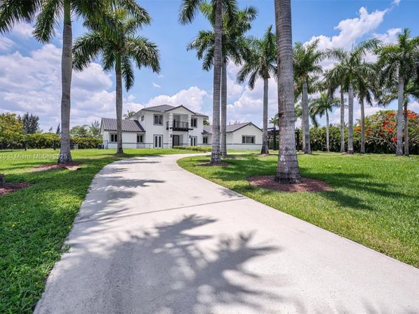 5121 SW 210th Ter, Southwest Ranches, FL 33332