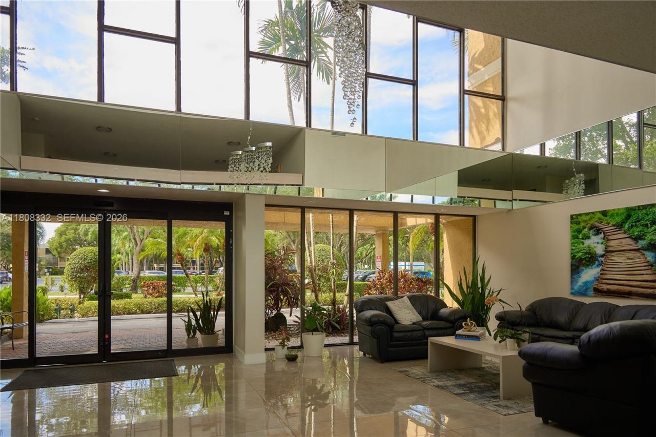 16175 Golf Club Rd, Unit 308, Weston, FL 33326 Photo