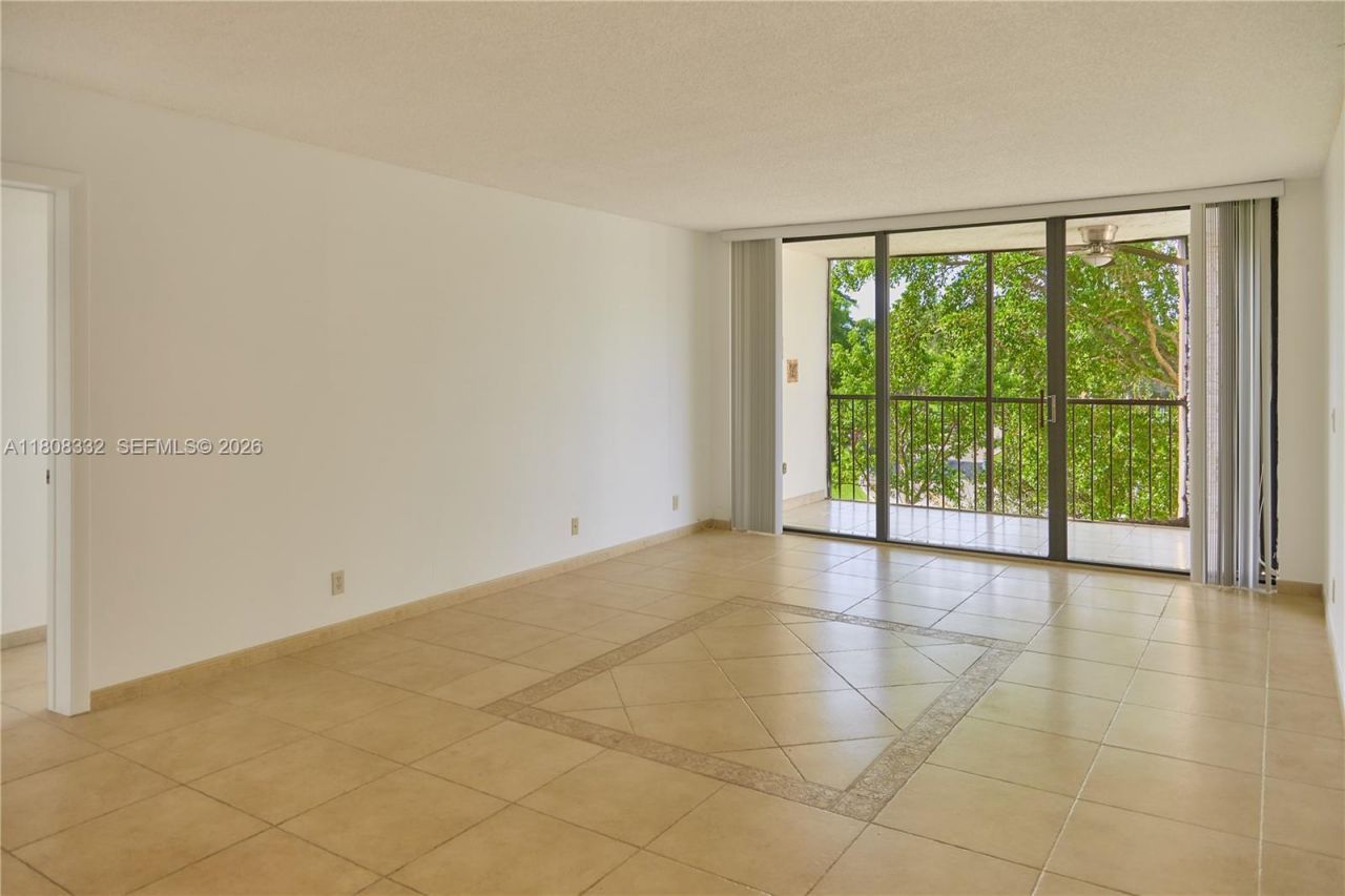 16175 Golf Club Rd, Unit 308, Weston, FL 33326 Photo