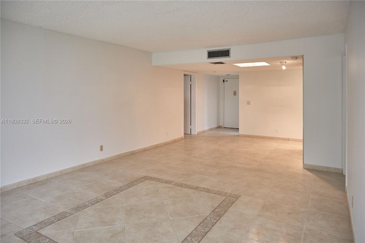 16175 Golf Club Rd, Unit 308, Weston, FL 33326 Photo