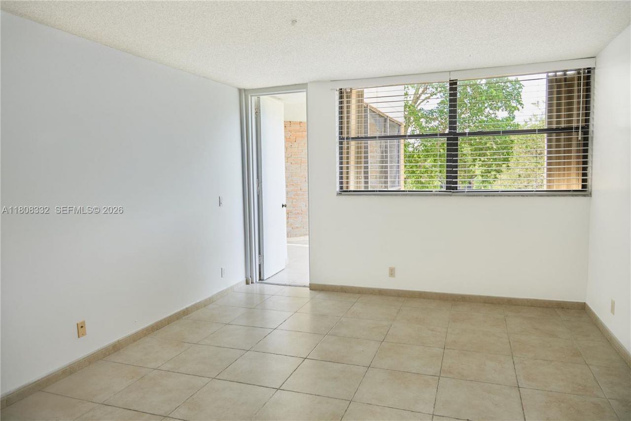 16175 Golf Club Rd, Unit 308, Weston, FL 33326 Photo