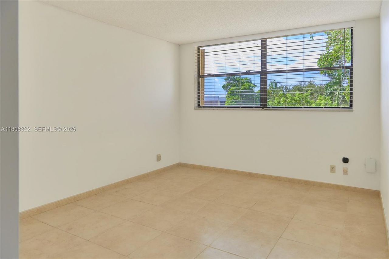 16175 Golf Club Rd, Unit 308, Weston, FL 33326 Photo