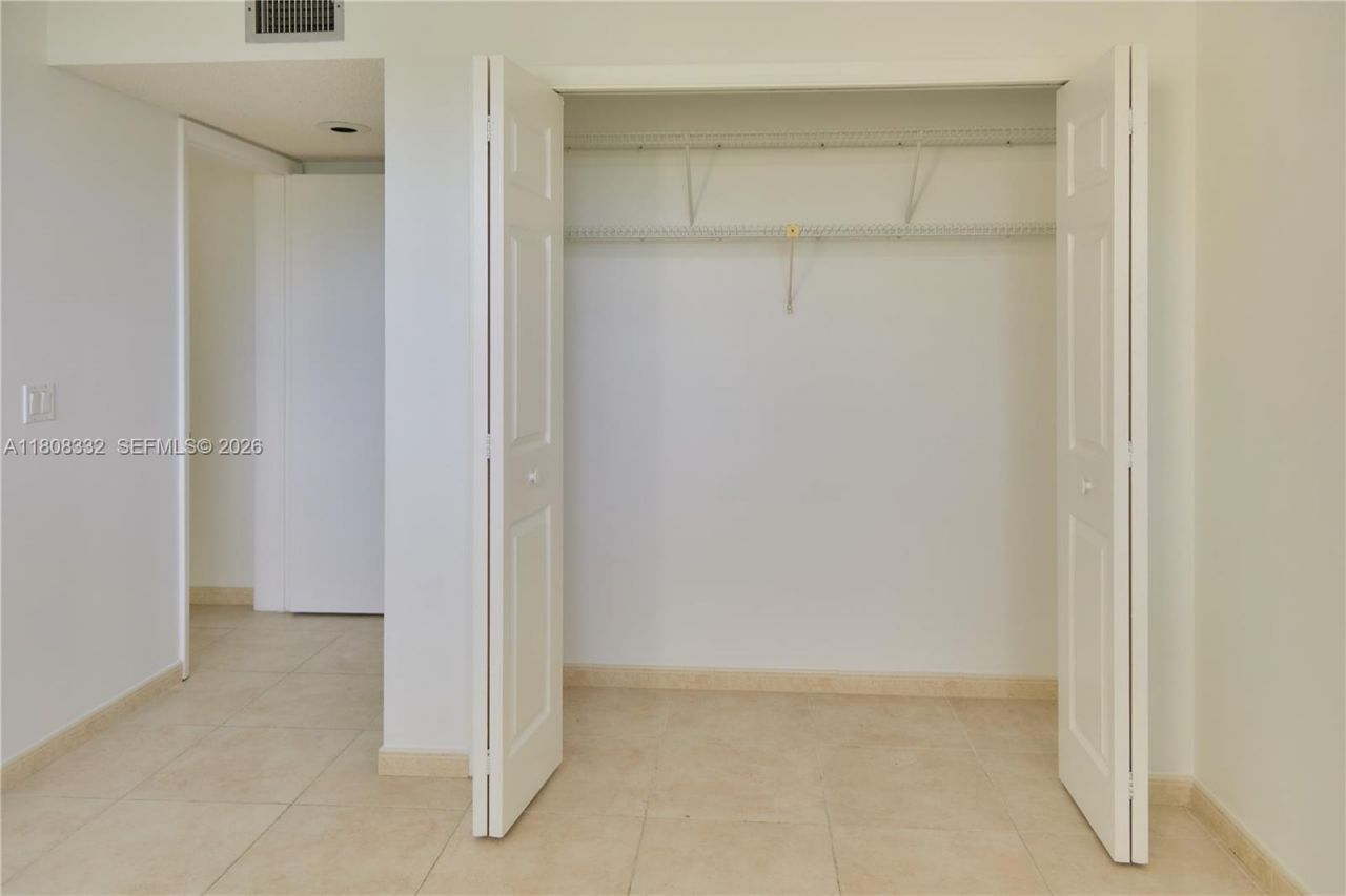 16175 Golf Club Rd, Unit 308, Weston, FL 33326 Photo