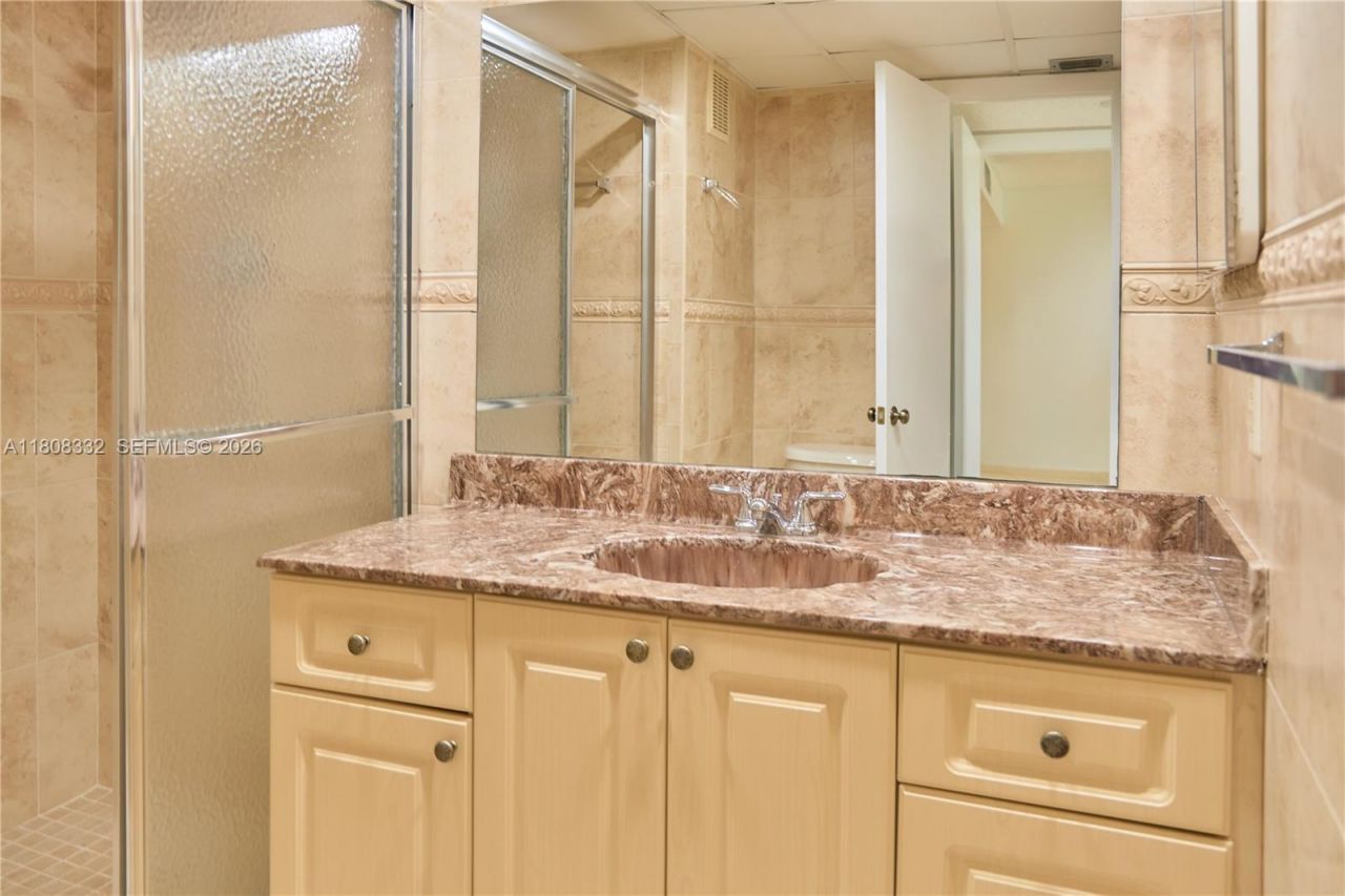 16175 Golf Club Rd, Unit 308, Weston, FL 33326 Photo