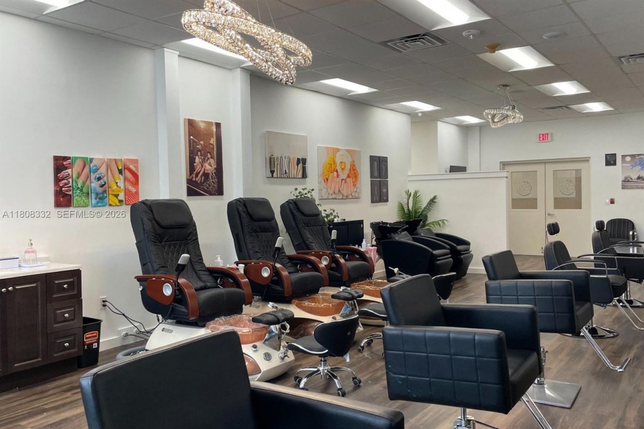 16175 Golf Club Rd, Unit 308, Weston, FL 33326 Photo