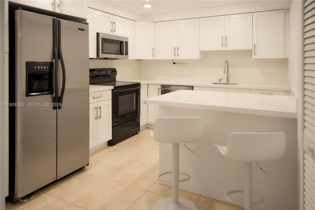 16175 Golf Club Rd, Unit 308, Weston, FL 33326 Photo