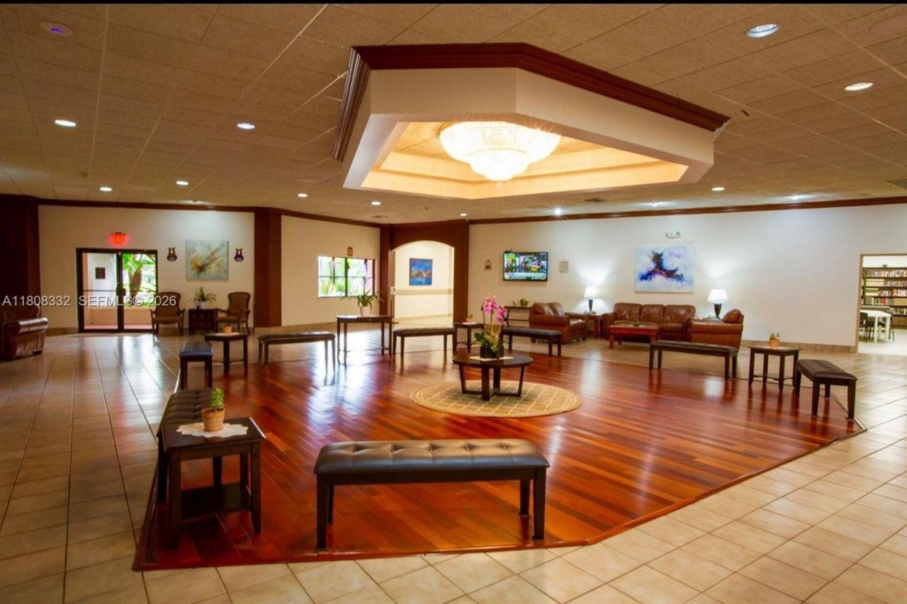 16175 Golf Club Rd, Unit 308, Weston, FL 33326 Photo