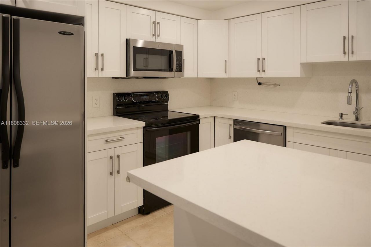 16175 Golf Club Rd, Unit 308, Weston, FL 33326 Photo