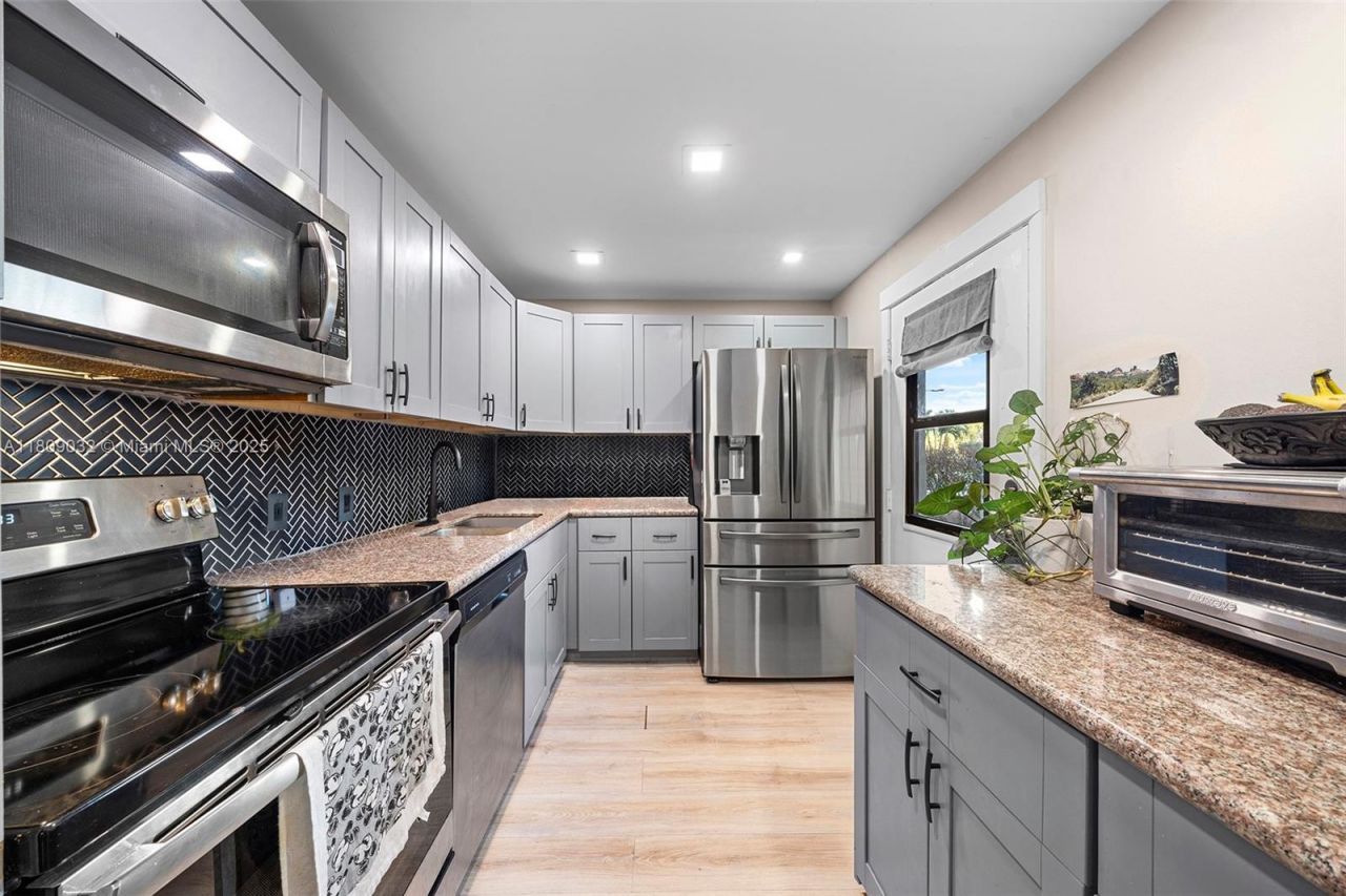 3401 N Country Club Dr, Unit 105, Aventura, FL 33180 Photo