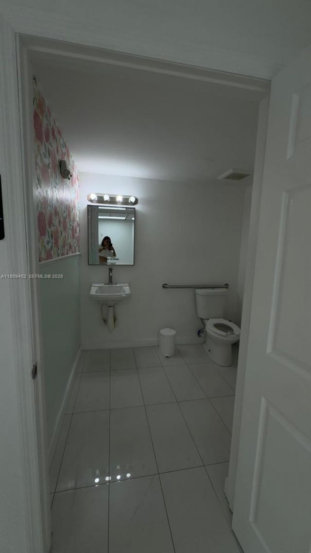 3960 W 16th Ave, Unit 204, Hialeah, FL 33012 Photo