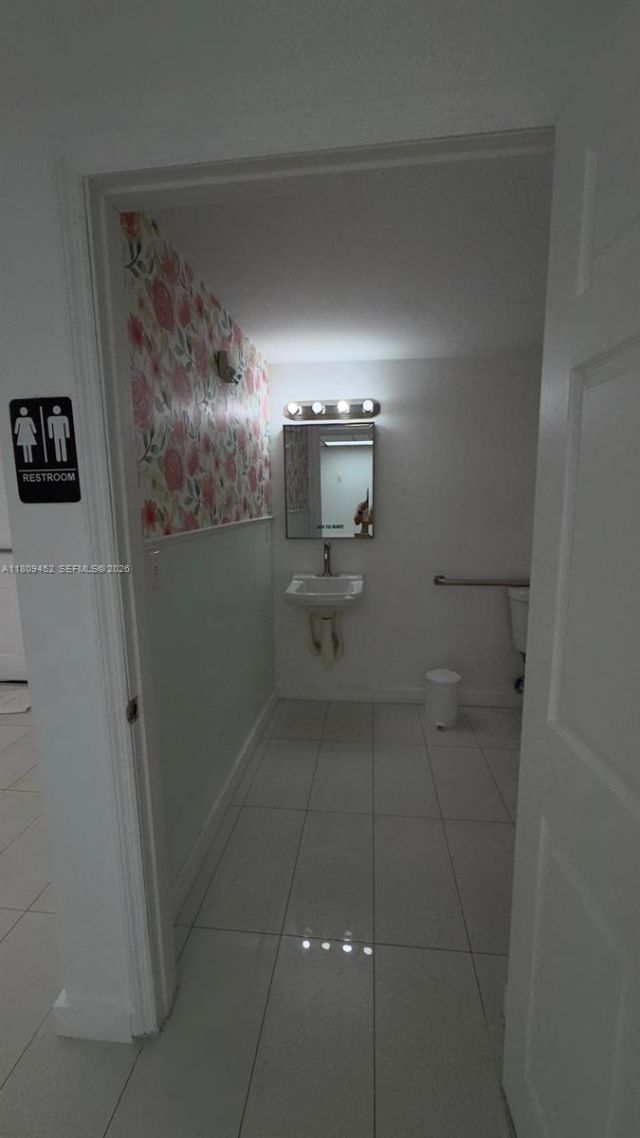 3960 W 16th Ave, Unit 204, Hialeah, FL 33012 Photo