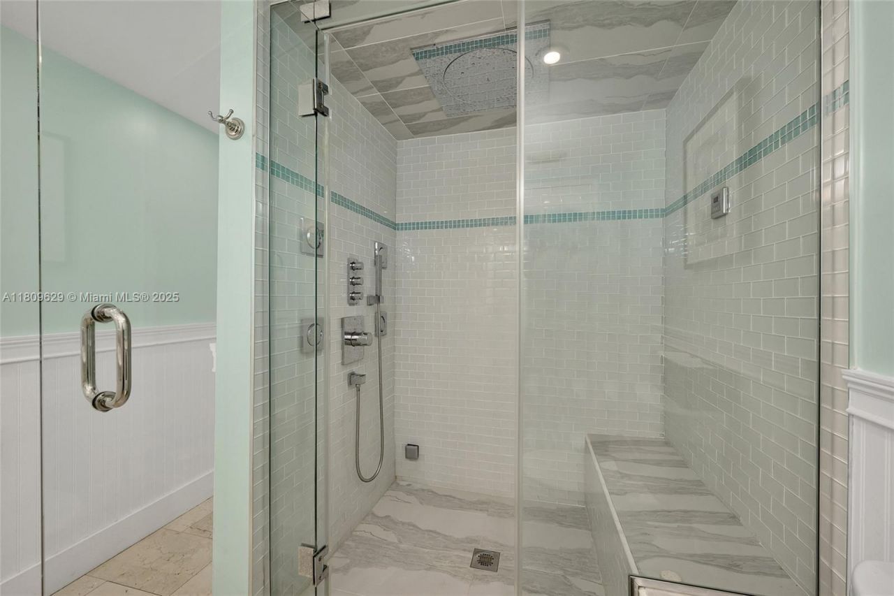 201 Knollwood Dr, Key Biscayne, FL 33149 Photo