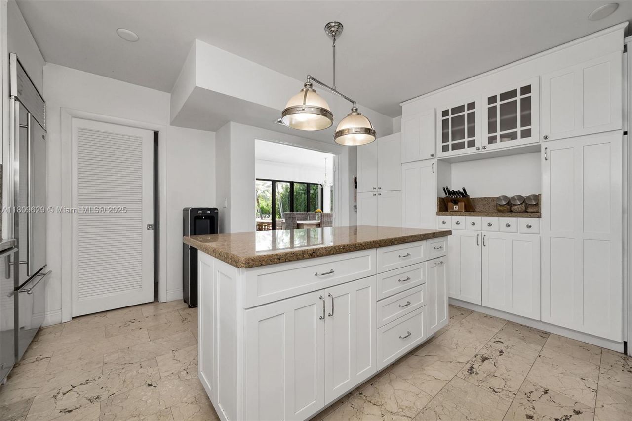 201 Knollwood Dr, Key Biscayne, FL 33149 Photo