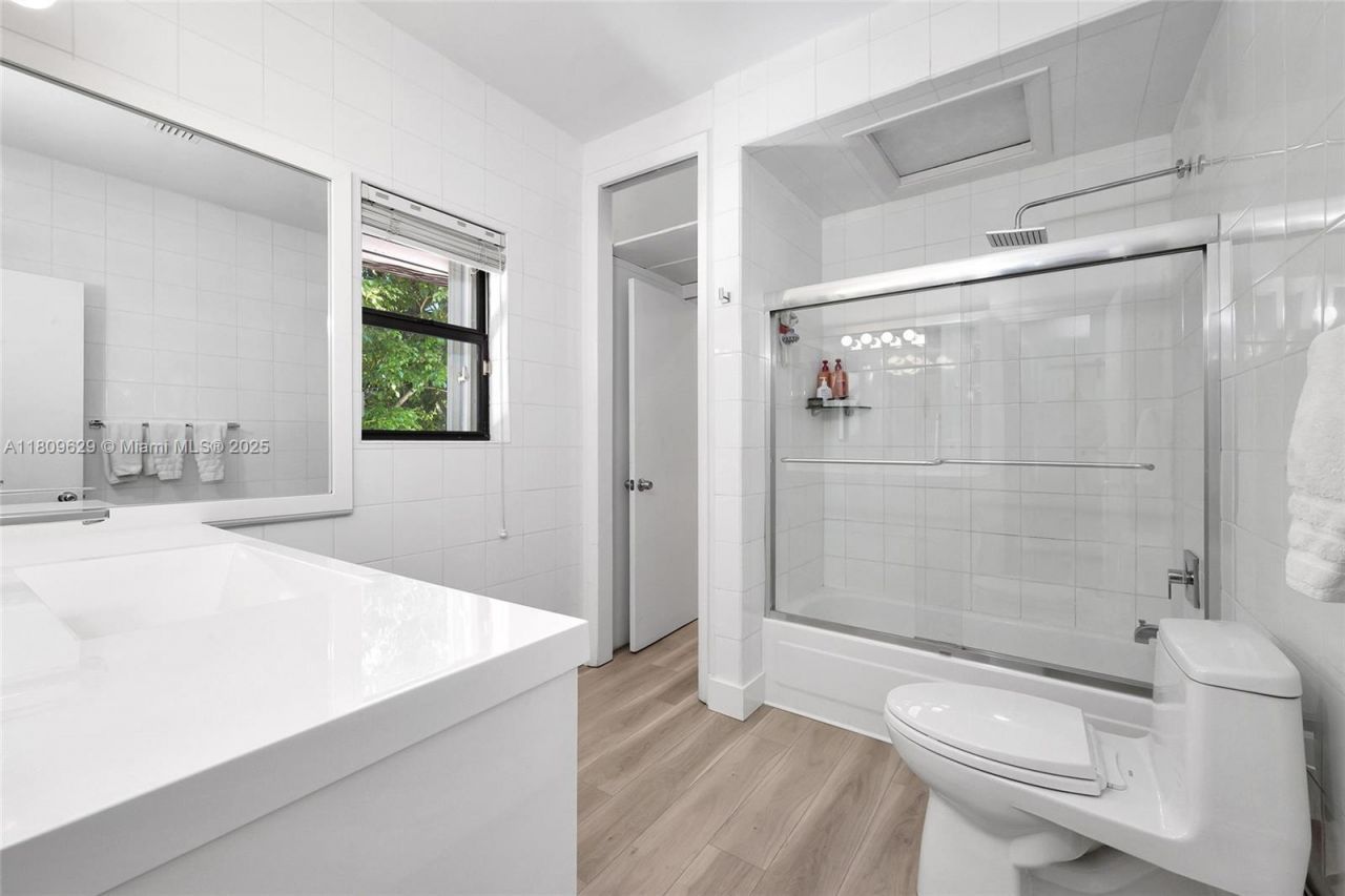 201 Knollwood Dr, Key Biscayne, FL 33149 Photo