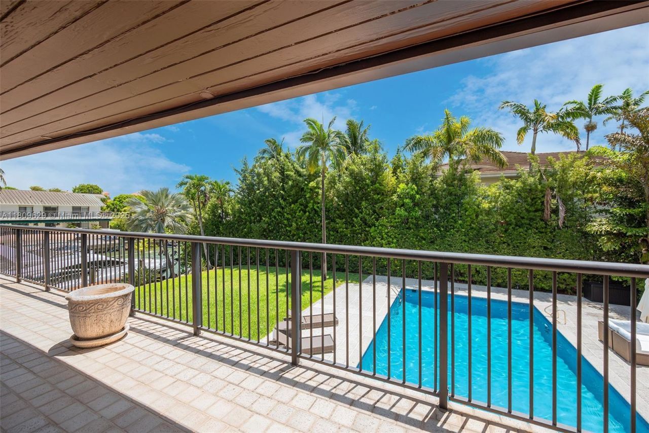 201 Knollwood Dr, Key Biscayne, FL 33149 Photo