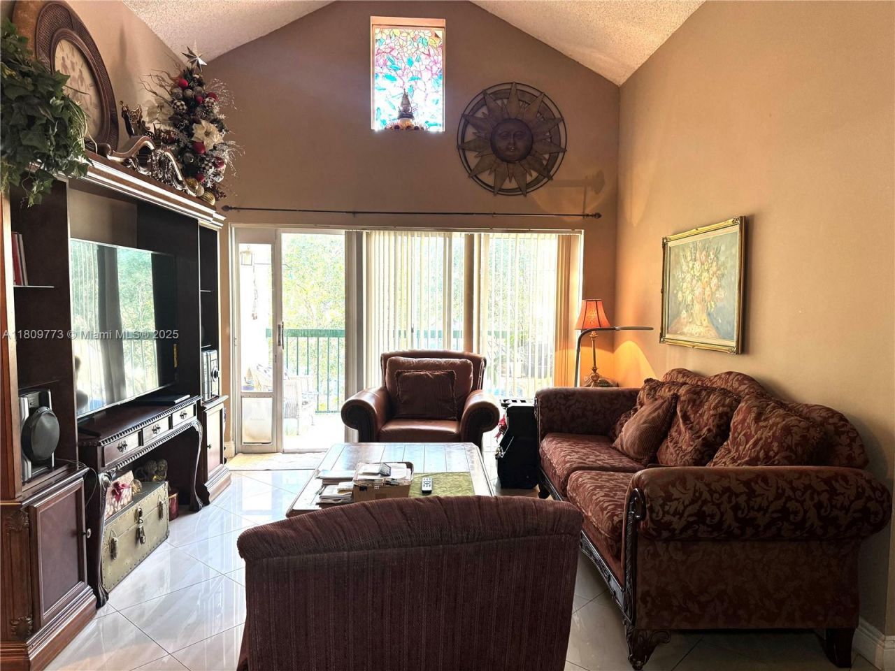 6276 NW 186th St, Unit 305, Hialeah, FL 33015 Photo