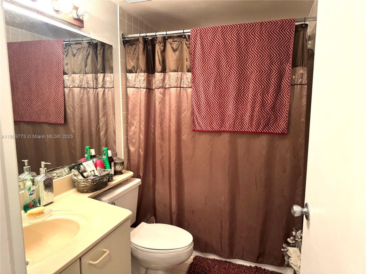 6276 NW 186th St, Unit 305, Hialeah, FL 33015 Photo