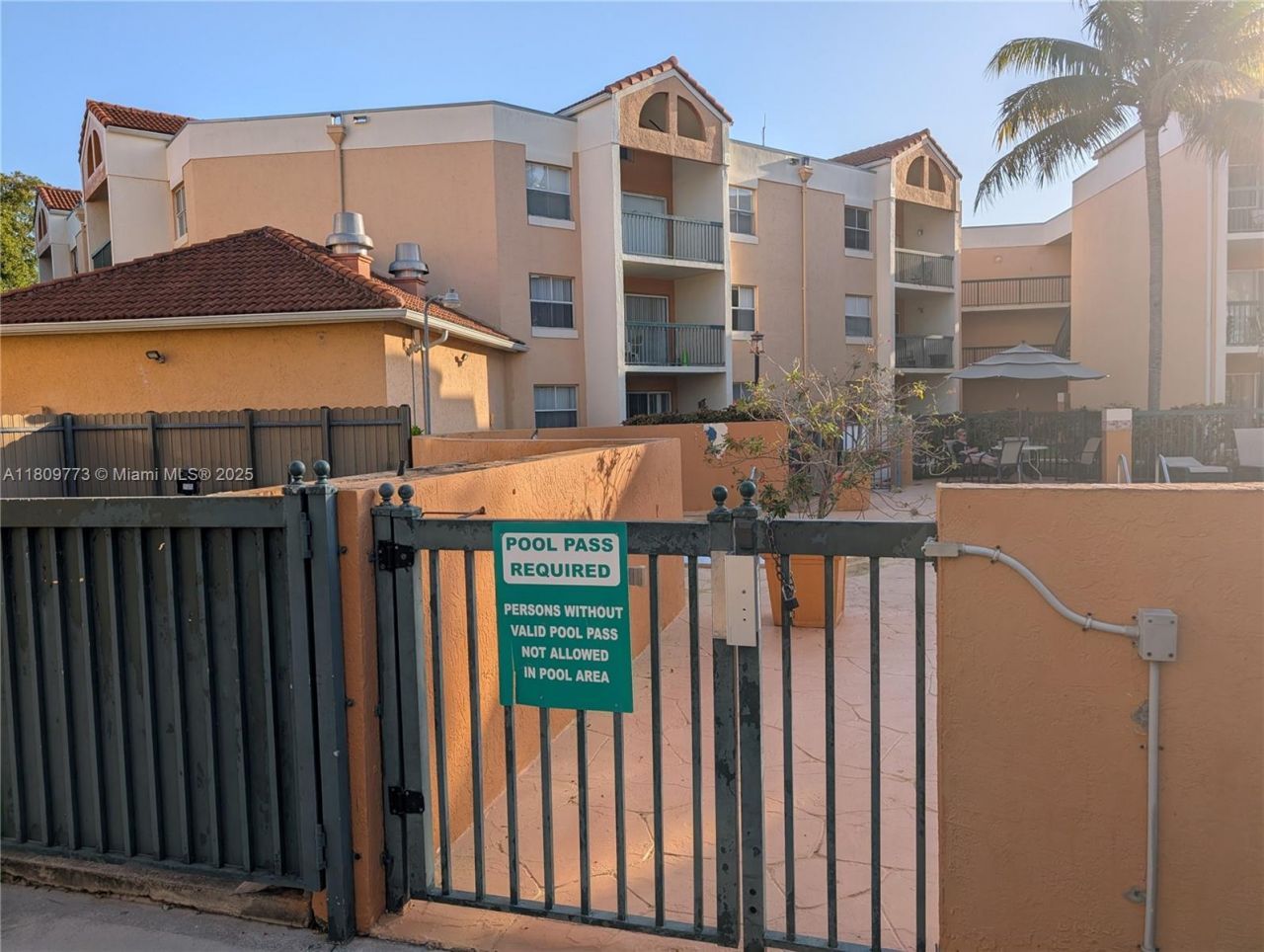 6276 NW 186th St, Unit 305, Hialeah, FL 33015 Photo