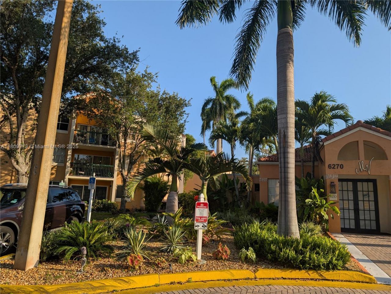 6276 NW 186th St, Unit 305, Hialeah, FL 33015 Photo