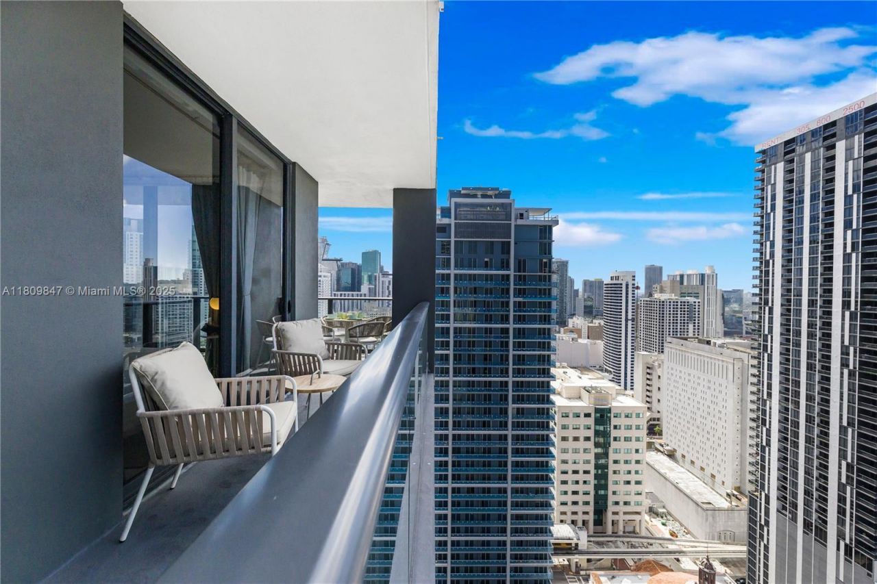 159 NE 6th St, Unit 3005, Miami, FL 33132 Photo