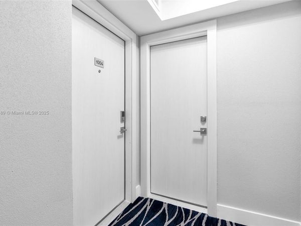 1904 S Ocean Dr, Unit 1004, Hallandale Beach, FL 33009