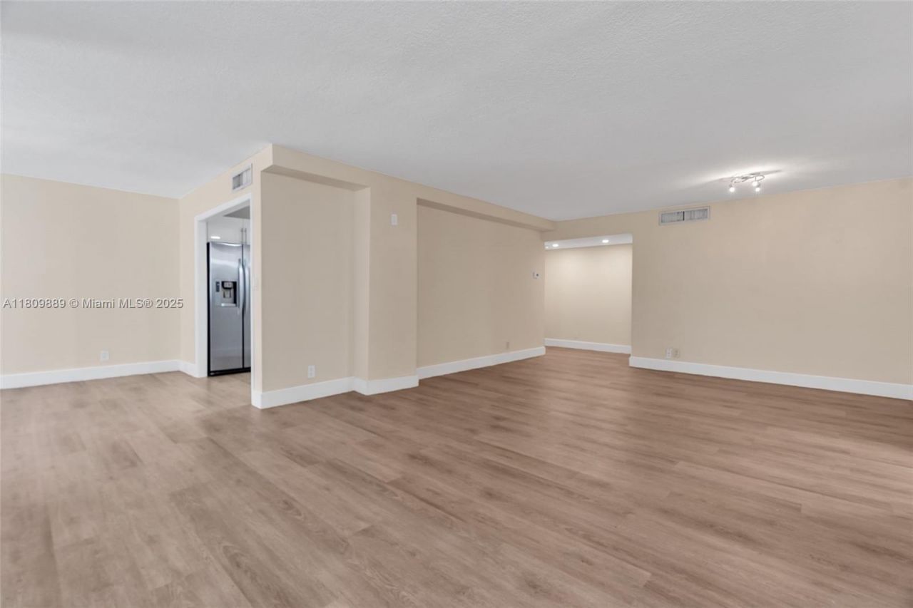 1904 S Ocean Dr, Unit 1004, Hallandale Beach, FL 33009 Photo