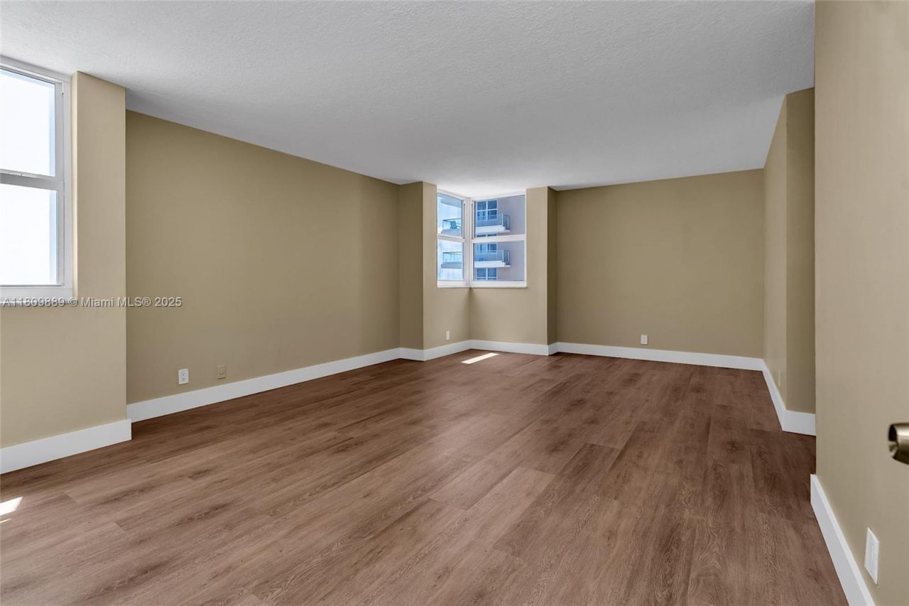 1904 S Ocean Dr, Unit 1004, Hallandale Beach, FL 33009 Photo