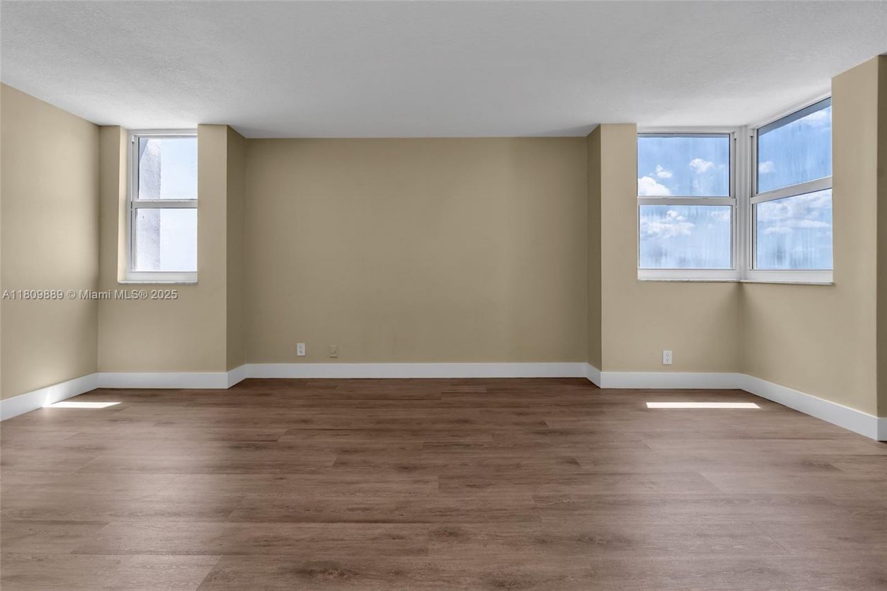 1904 S Ocean Dr, Unit 1004, Hallandale Beach, FL 33009 Photo