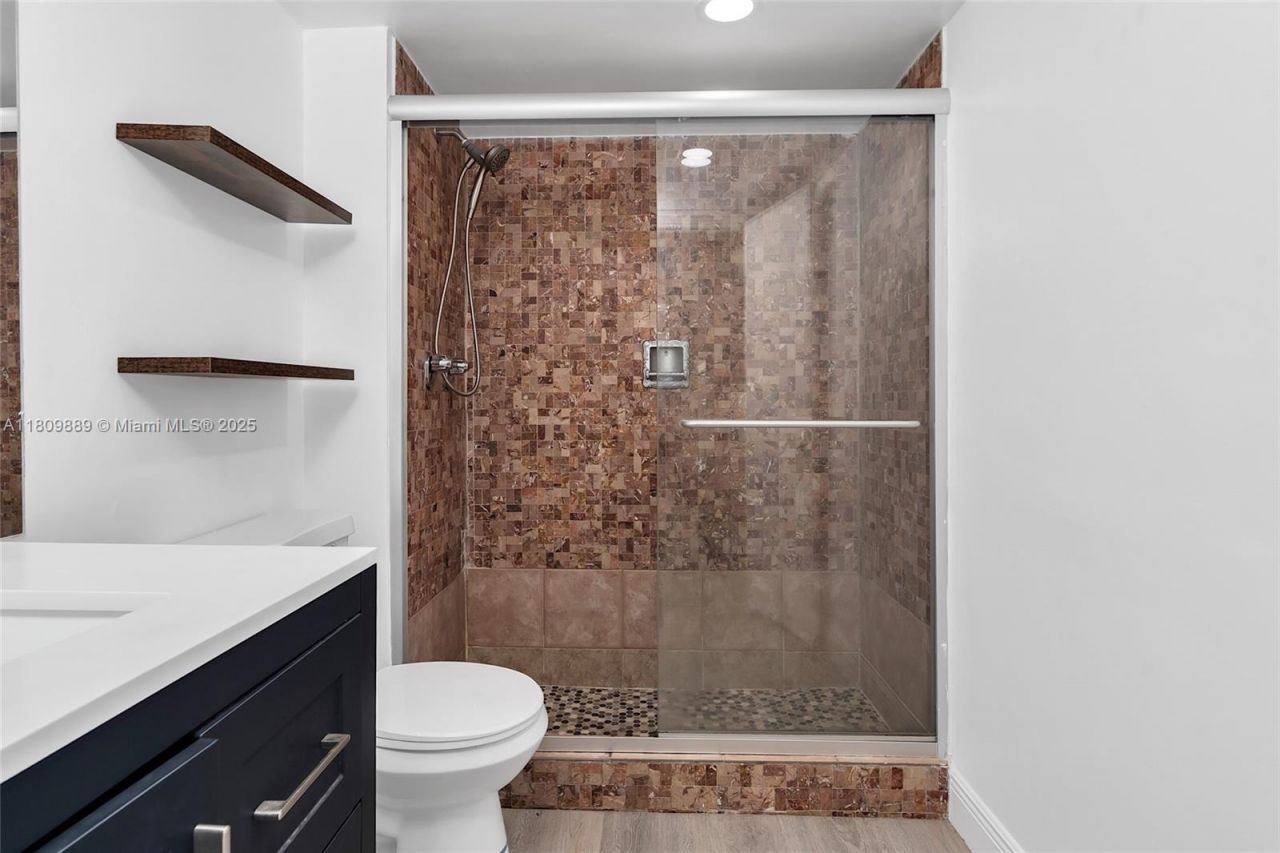 1904 S Ocean Dr, Unit 1004, Hallandale Beach, FL 33009 Photo