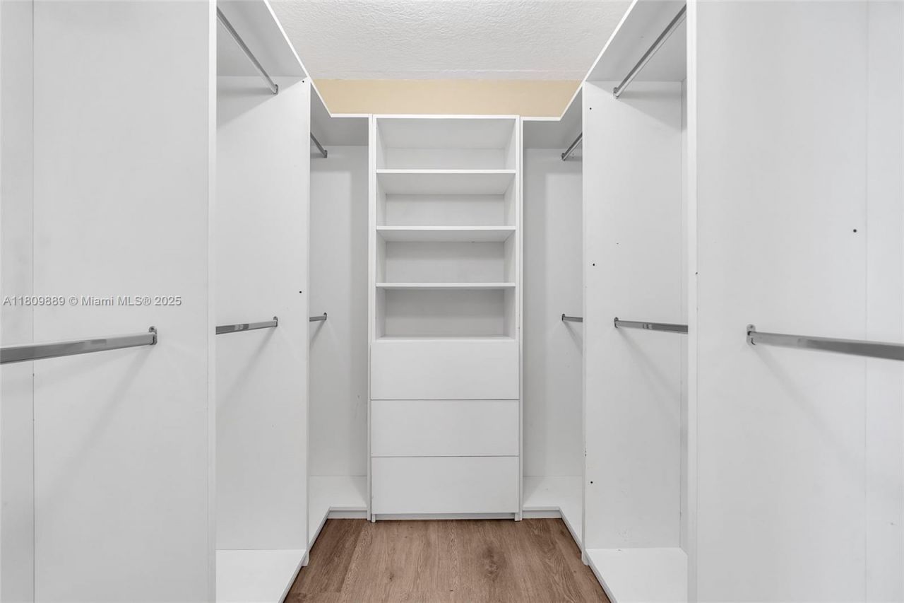 1904 S Ocean Dr, Unit 1004, Hallandale Beach, FL 33009 Photo