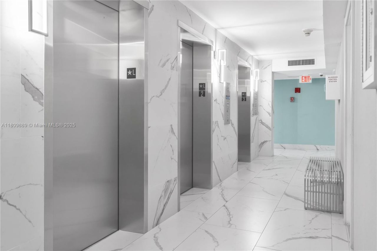 1904 S Ocean Dr, Unit 1004, Hallandale Beach, FL 33009 Photo