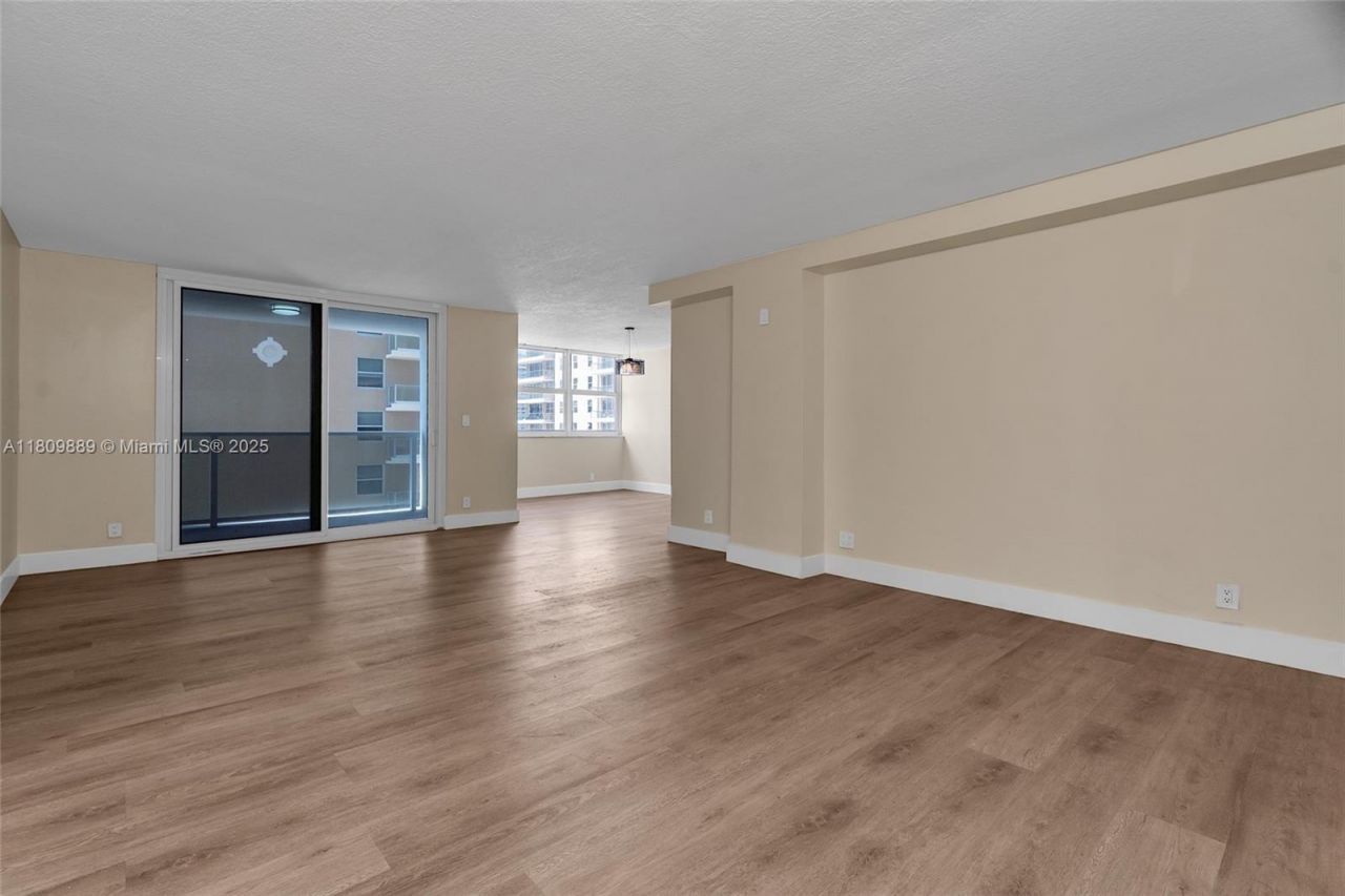 1904 S Ocean Dr, Unit 1004, Hallandale Beach, FL 33009 Photo