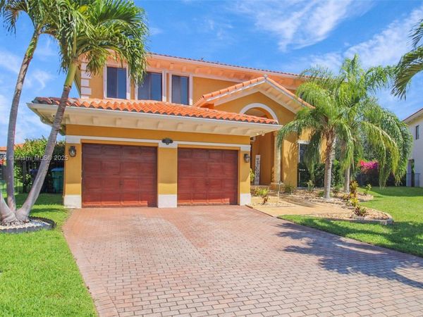 7753 SW 193rd St, Cutler Bay, FL 33157