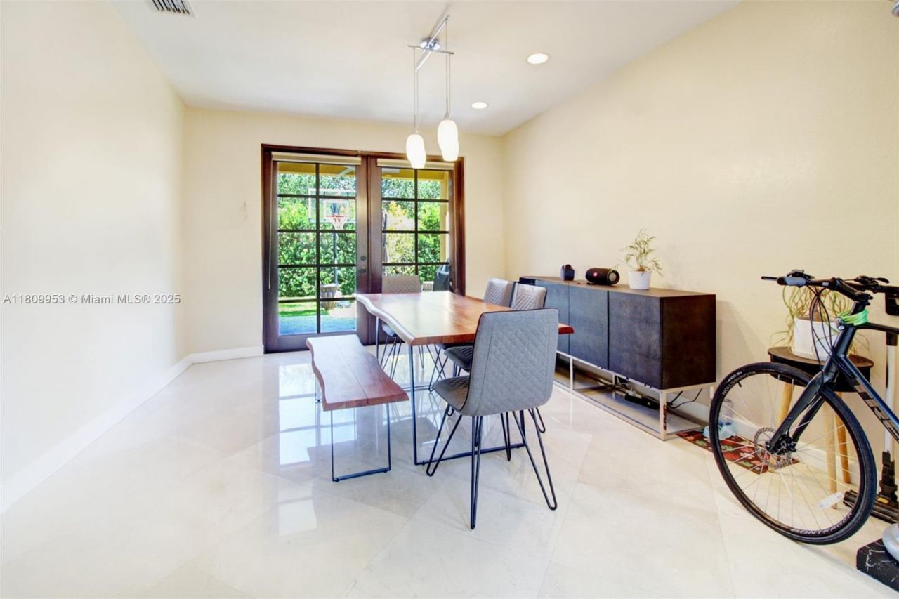 7753 SW 193rd St, Cutler Bay, FL 33157 Photo