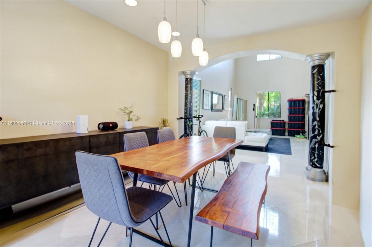 7753 SW 193rd St, Cutler Bay, FL 33157 Photo