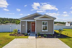 924 Akron St. photo 4