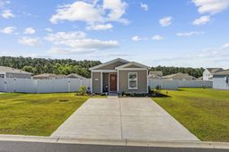 924 Akron St. photo 4