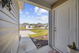 924 Akron St. photo 4