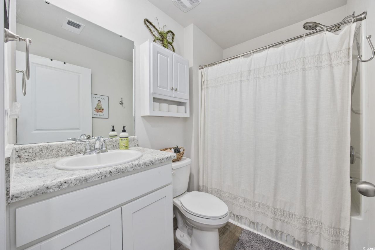 924 Akron St. Photo 7