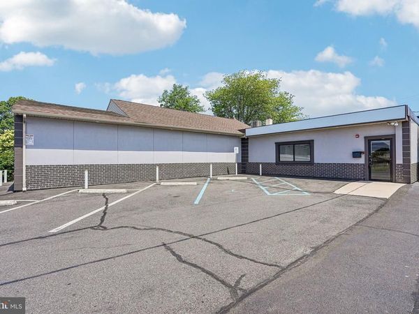 1005 GREEN LANE, LEVITTOWN, PA 19057