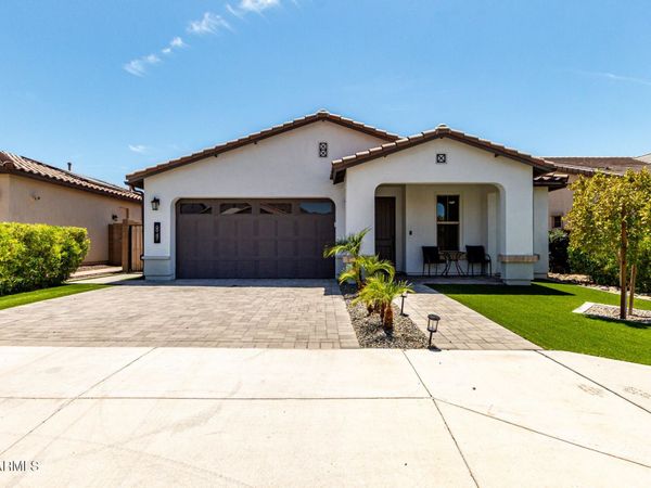 6947 W SPUR Drive, Peoria, AZ 85383