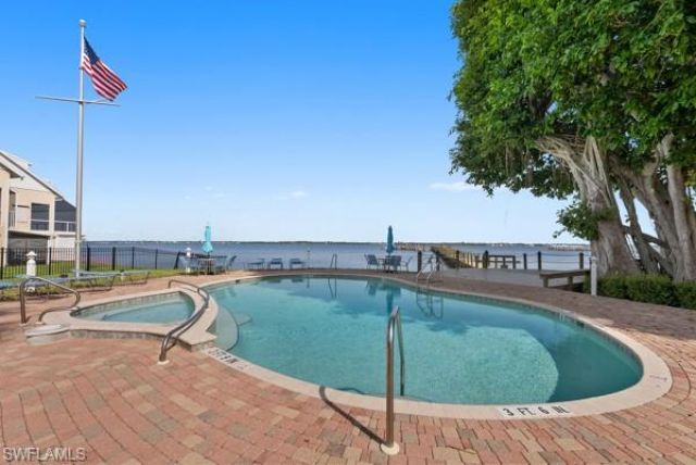 819 James St, Fort Myers, FL 33916 Photo