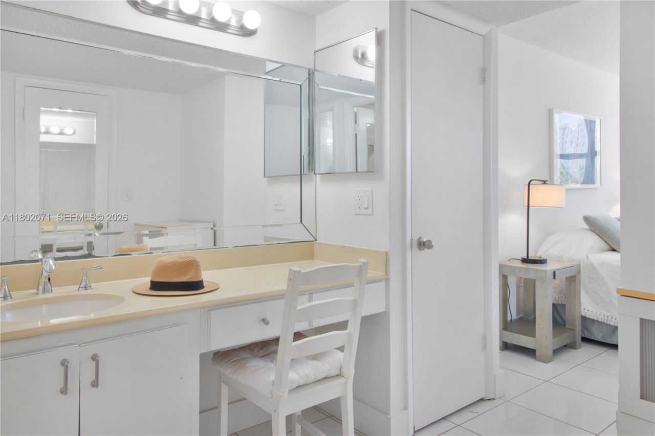 5838 Collins Ave, Unit 2H, Miami Beach, FL 33140 Photo