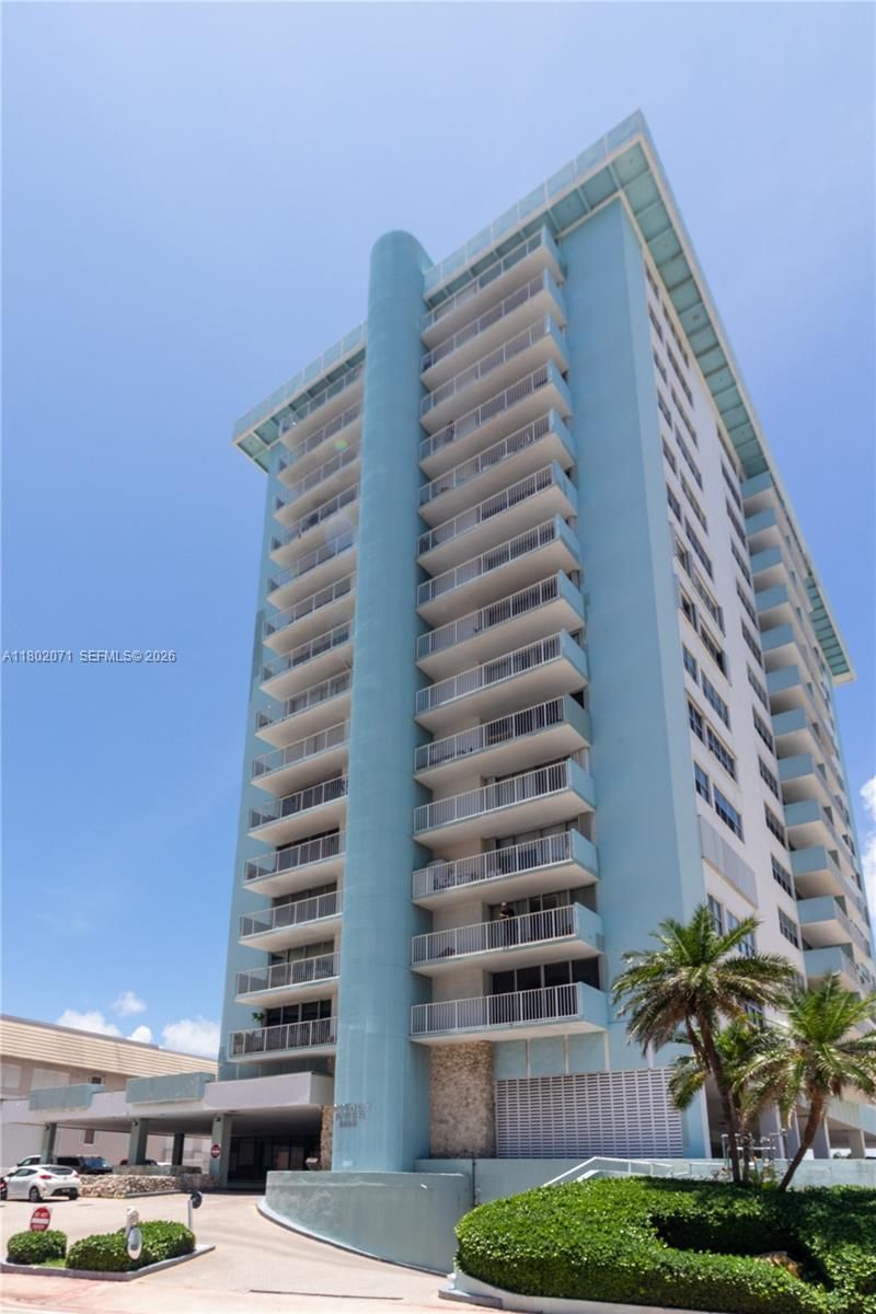 5838 Collins Ave, Unit 2H, Miami Beach, FL 33140 Photo