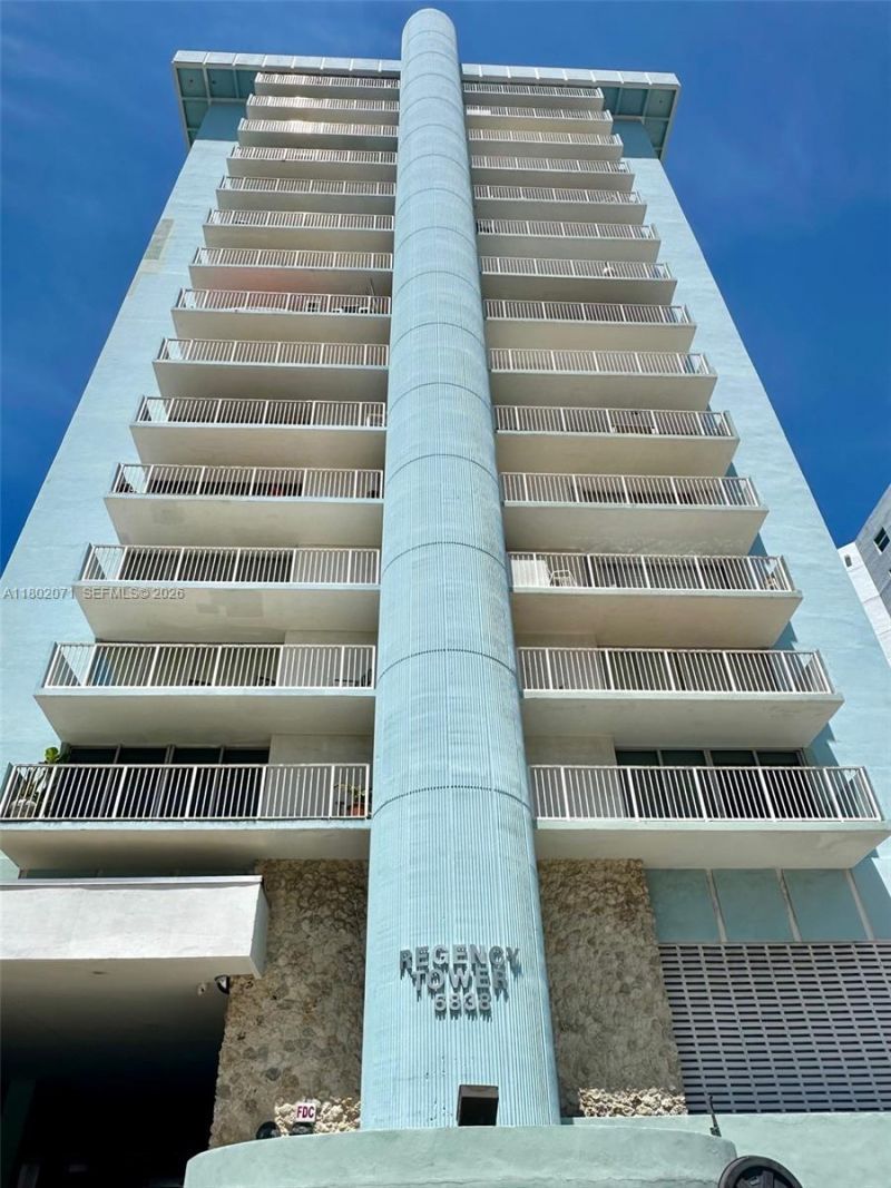 5838 Collins Ave, Unit 2H, Miami Beach, FL 33140 Photo